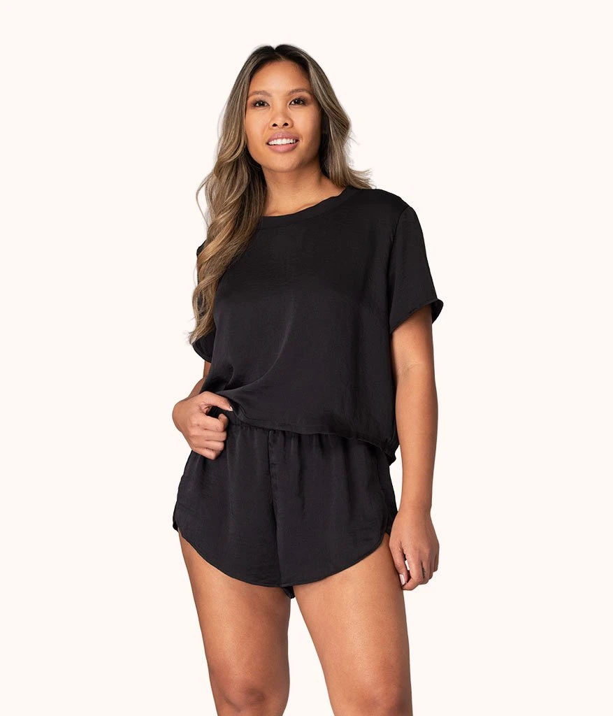 Front Page -LuxeIntimates Store 1 on model front boxer lounge short jet black 550cd7f2 a995 4b57 bdf7 3734c1a57adb