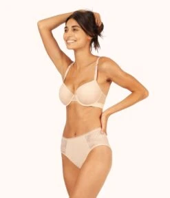 Front Page -LuxeIntimates Store 2 on model front1 smooth lace t shirt bra toasted almond 1e6b7613 8a37 42ab b5f7 ea541f6bf855