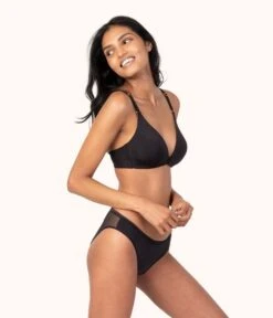 The Flex No-Wire Bra Bundle: Toasted Almond/Jet Black 7 The Flex No-Wire Bra Bundle: Toasted Almond/Jet Black -LuxeIntimates Store 3 on model front1 flex no wire bra jet black 77290ff0 c6ec 49a2 82c1 395a60db4af6